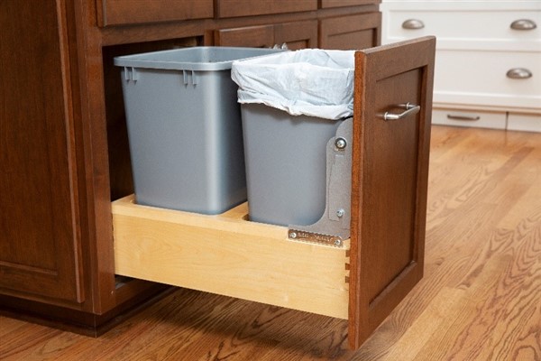Pull out waste bin